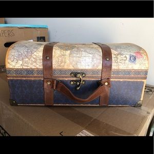 Decorative luggage box
